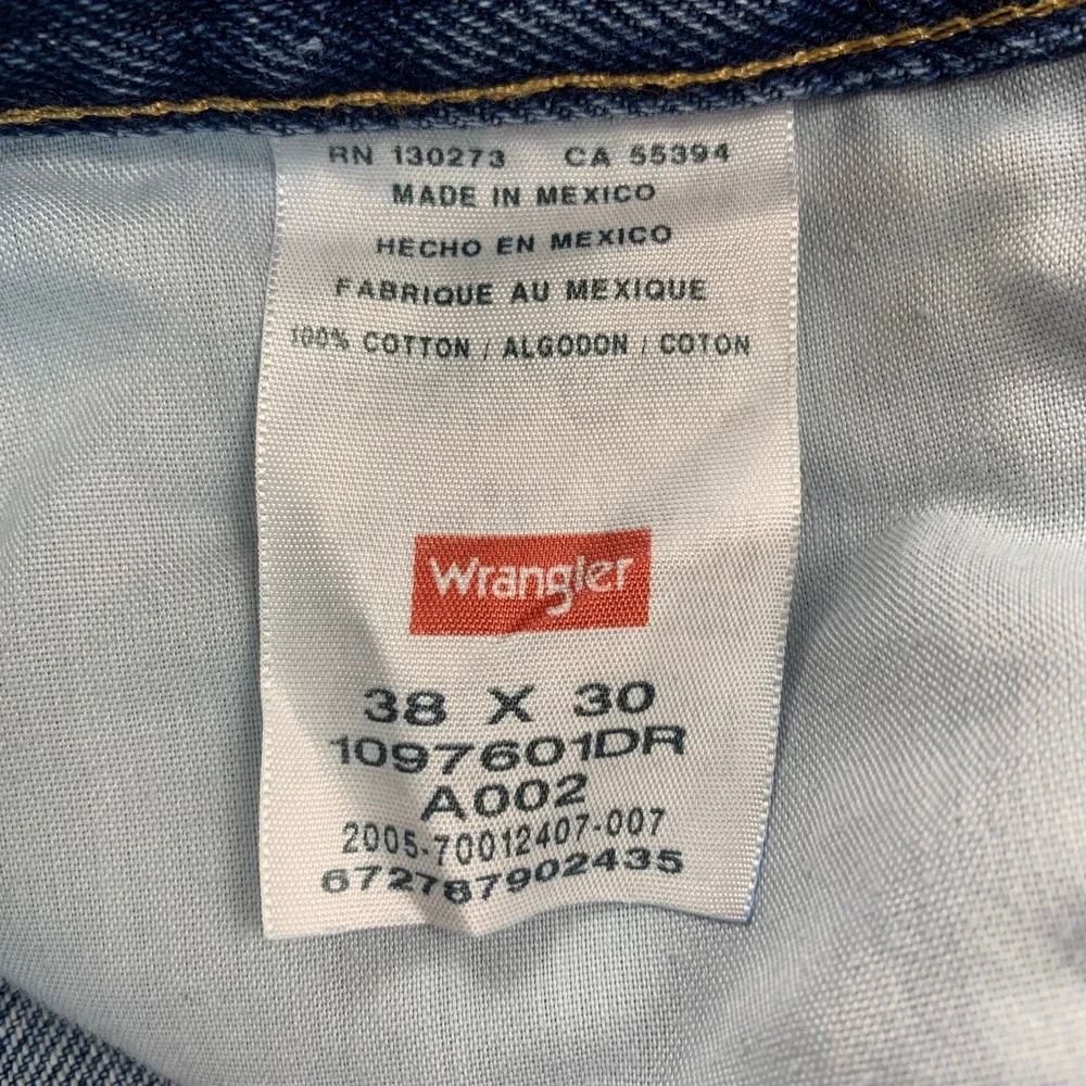 Wrangler‎ Jeans Mens 38x30 Blue Medium Wash Straight Leg 100% Cotton Denim
